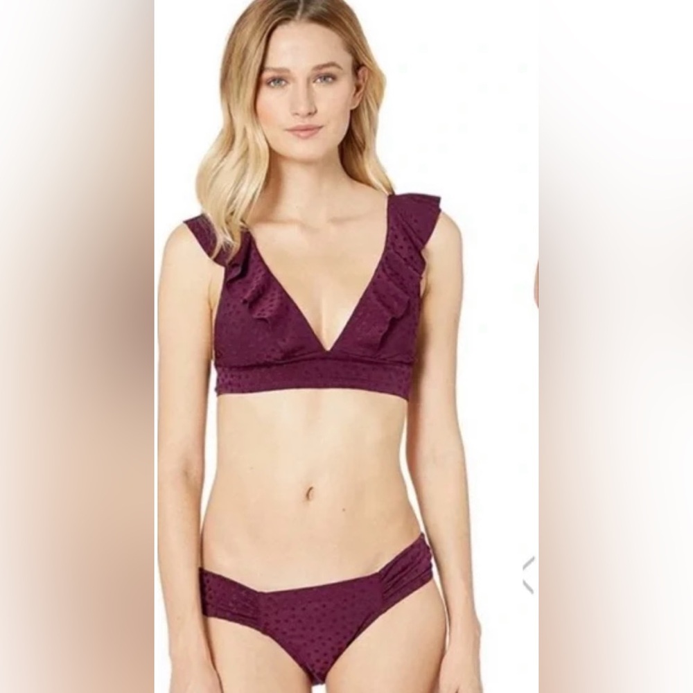 NWT ROBIN PICCONE JULIANNA DOT EGGPLANT RUFFLE V-NECK- L